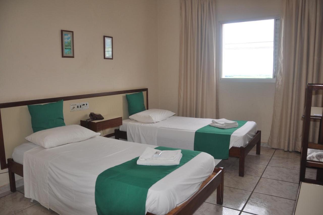 Optimum Plaza Hotel Monte Alto Exterior foto